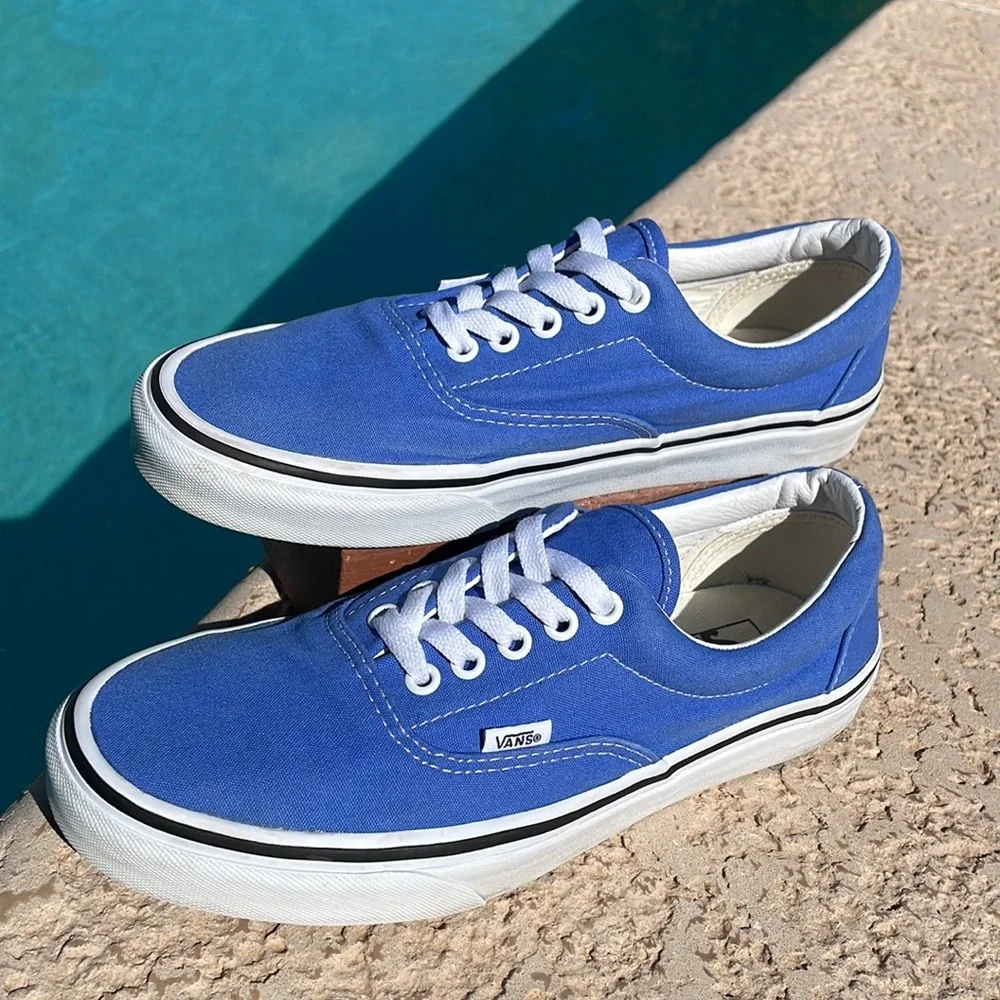 Vans Authentic Sneakers in beautiful Carolina blue. Like new condition. Men 8.5. - Picture 4 of 8
